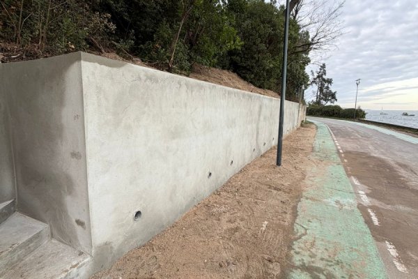Mur de soutènement en bord de mer 