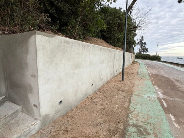 Mur de soutènement en bord de mer 